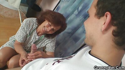 Gilus blowjob nuo nepasotinamos apskretėlės ​​su nuostabiu apkūniu užpakaliu.